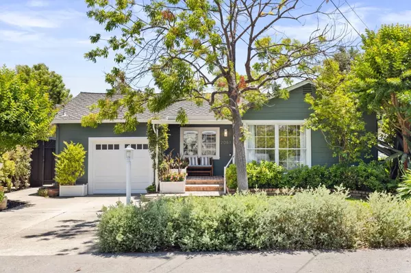 2061 Oakley Avenue, Menlo Park, CA 94025