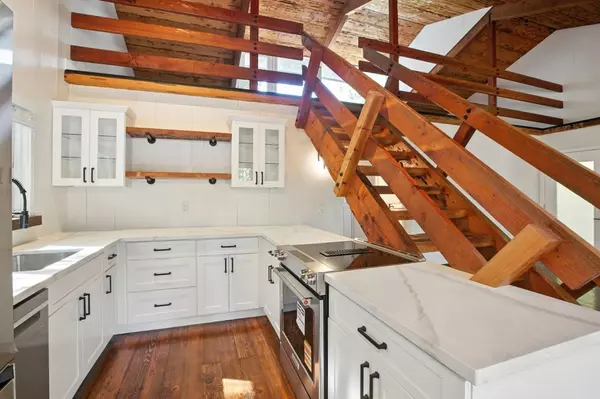 Soquel, CA 95073,4528 Soquel Wharf Road