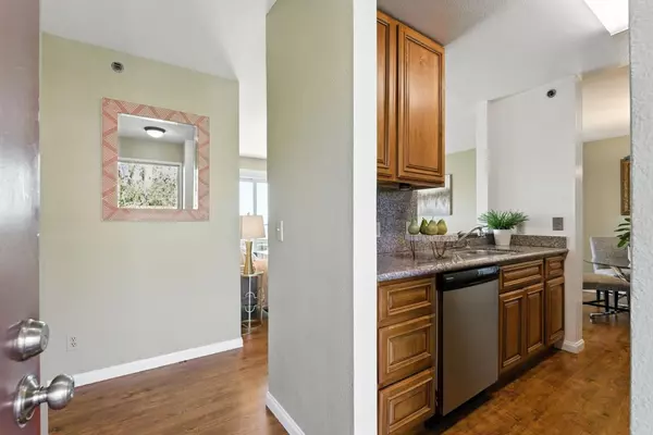 Hayward, CA 94544,715 Heath Court #388
