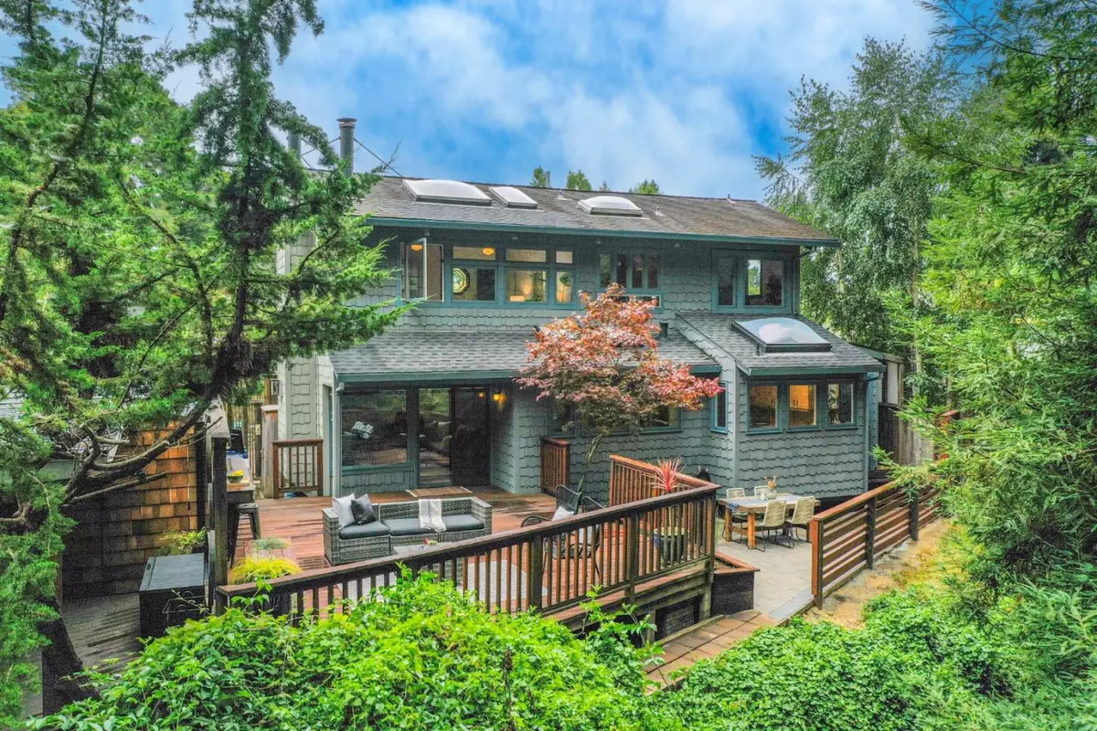 Aptos, CA 95003,9013 Rhodes Avenue