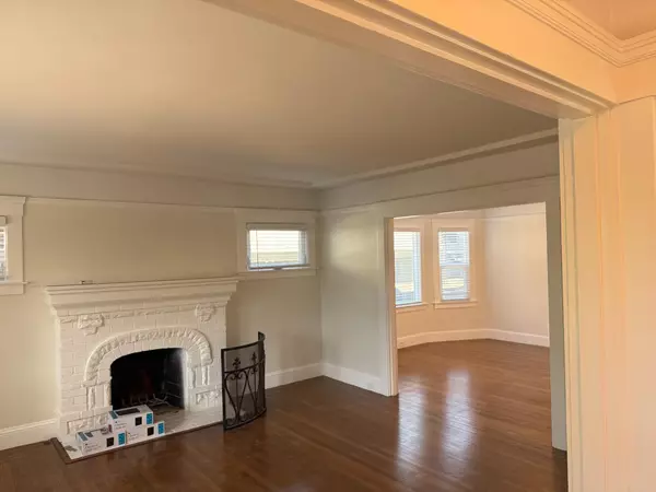 San Mateo, CA 94401,616 N CLAREMONT Street