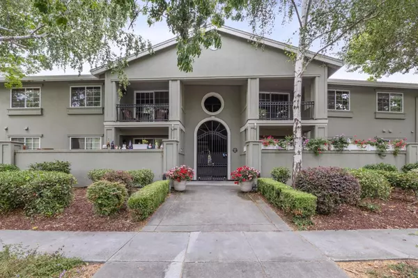 20 Willow Road #45, Menlo Park, CA 94025