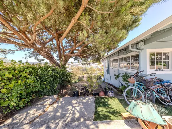 Santa Cruz, CA 95060,102 W Cliff Drive