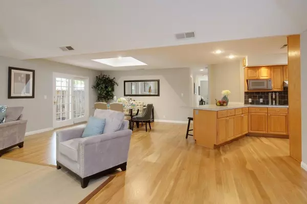 Palo Alto, CA 94306,2726 Kipling Street
