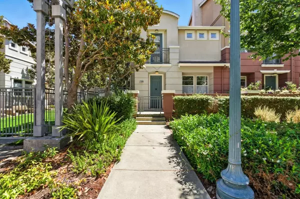 728 City Walk Place #9, Hayward, CA 94541