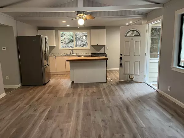 Los Gatos, CA 95033,20841 Comanche Trail