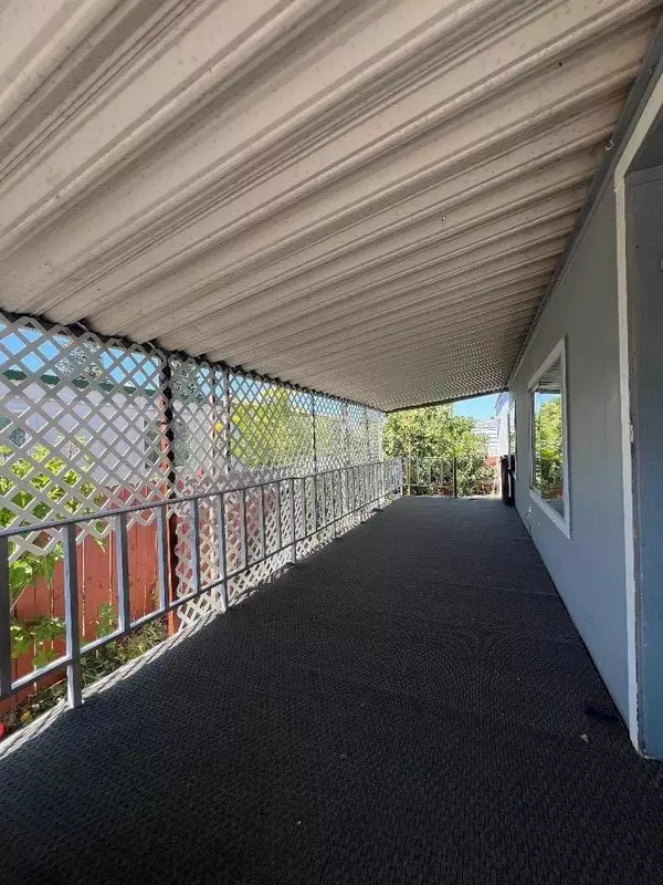 Stockton, CA 95212,5100 HWY 99 #128