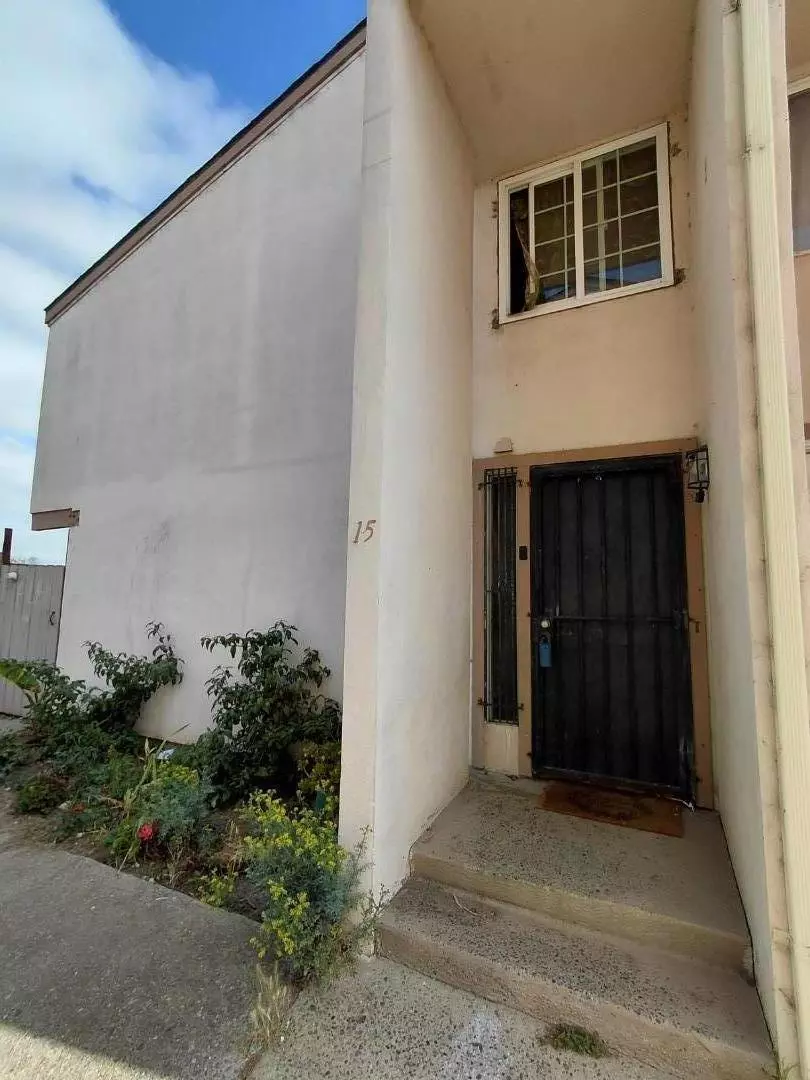 Salinas, CA 93905,916 Acosta Plaza #15