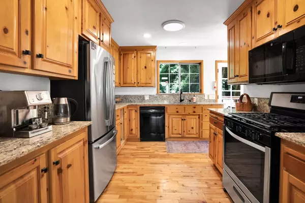 Santa Cruz, CA 95060,220 Miracle Lane
