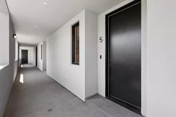 Burlingame, CA 94010,1433 Floribunda Avenue #5