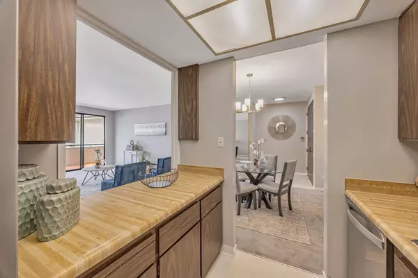 Burlingame, CA 94010,1427 Floribunda Avenue #304