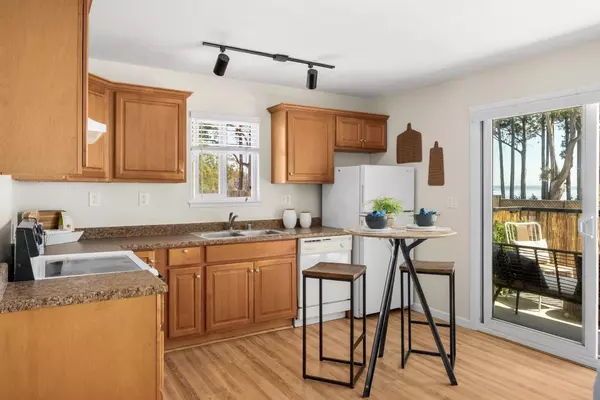 Capitola, CA 95010,815 Balboa Avenue #103