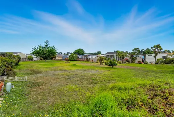 Half Moon Bay, CA 94019,84 Creekside #84