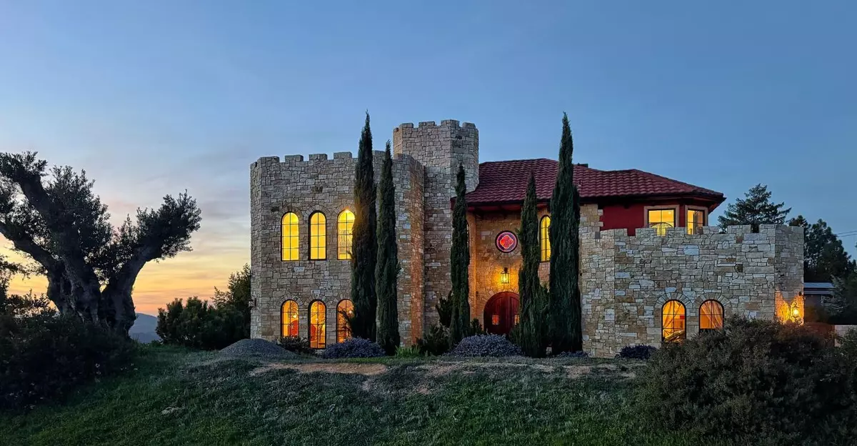 Saratoga, CA 95070,17035 Bohlman Road