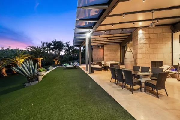 Los Altos Hills, CA 94022,27673 Lupine Road