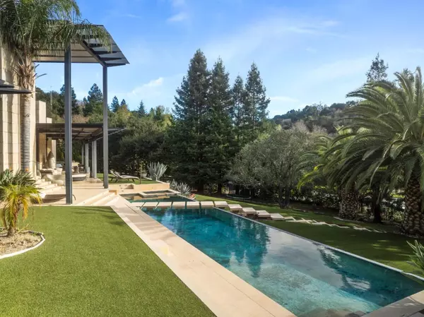 Los Altos Hills, CA 94022,27673 Lupine Road