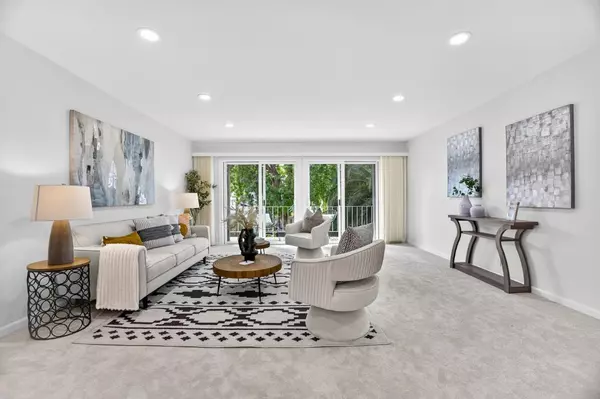 Oakland, CA 94610,695 Mariposa Avenue #204