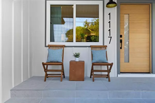 Menlo Park, CA 94025,1117 Henderson Avenue
