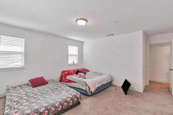 Hollister, CA 95023,1180 Cherry Peak Way