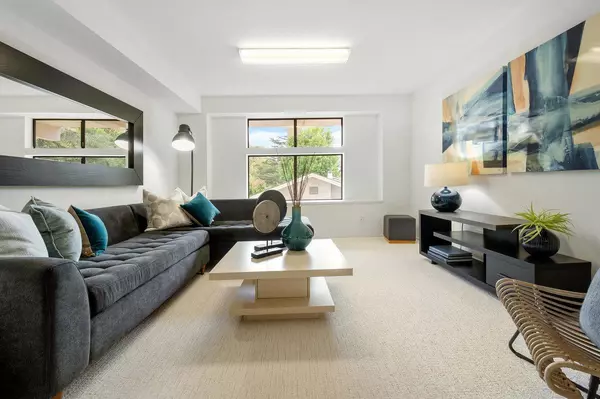 San Mateo, CA 94403,901 Laurelwood Drive