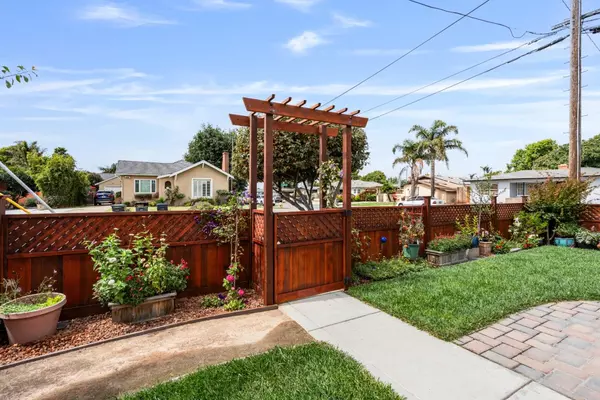 Salinas, CA 93901,29 Buena Vista Street