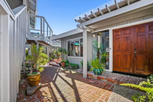 Santa Cruz, CA 95062,151 Blackpoint Lane