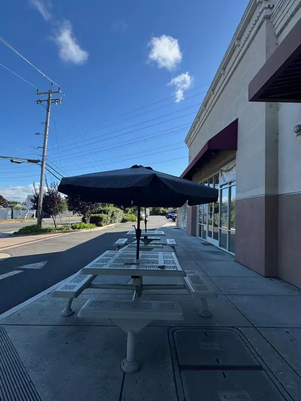 Hayward, CA 94545,26033 Eden Landing Road