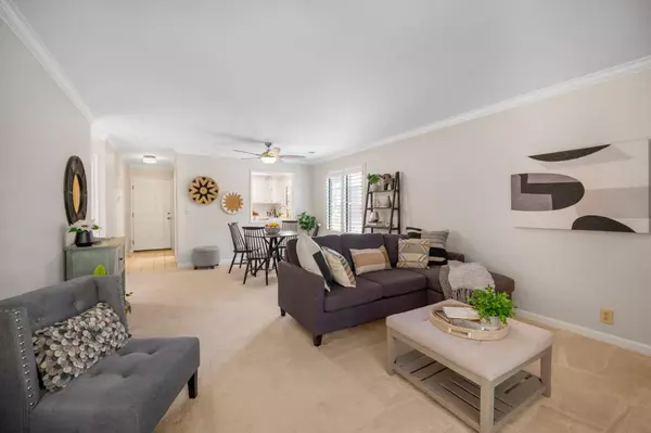 Gilroy, CA 95020,1555 Hecker Pass Road #D201