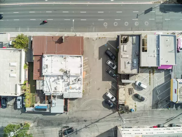 San Carlos, CA 94070,1748 El Camino Real