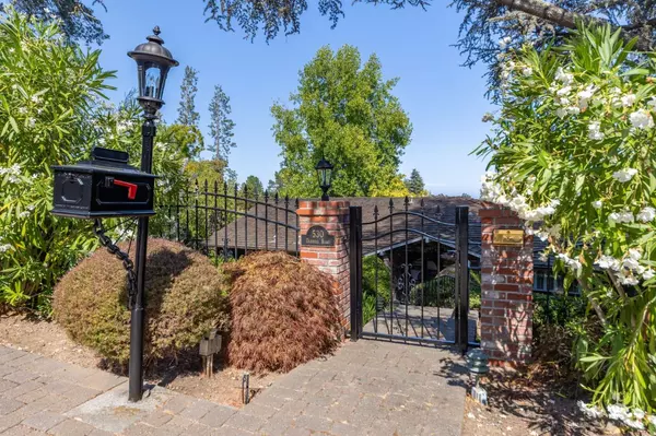 Hillsborough, CA 94010,530 Darrell Road