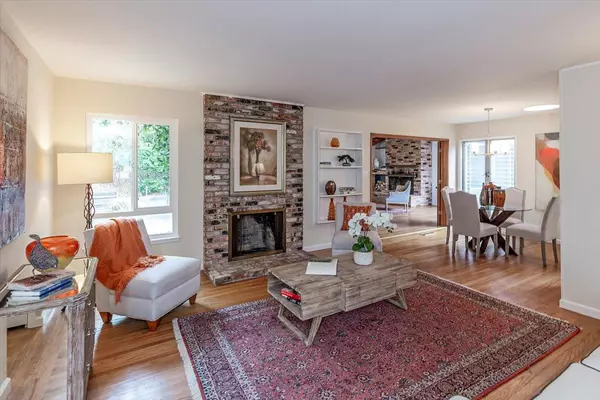 Redwood City, CA 94061,938 Round Hill Road