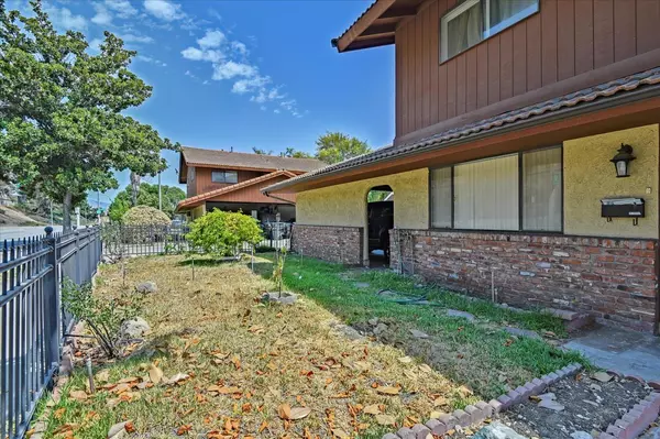 Oakland, CA 94606,2527 Wallace Street