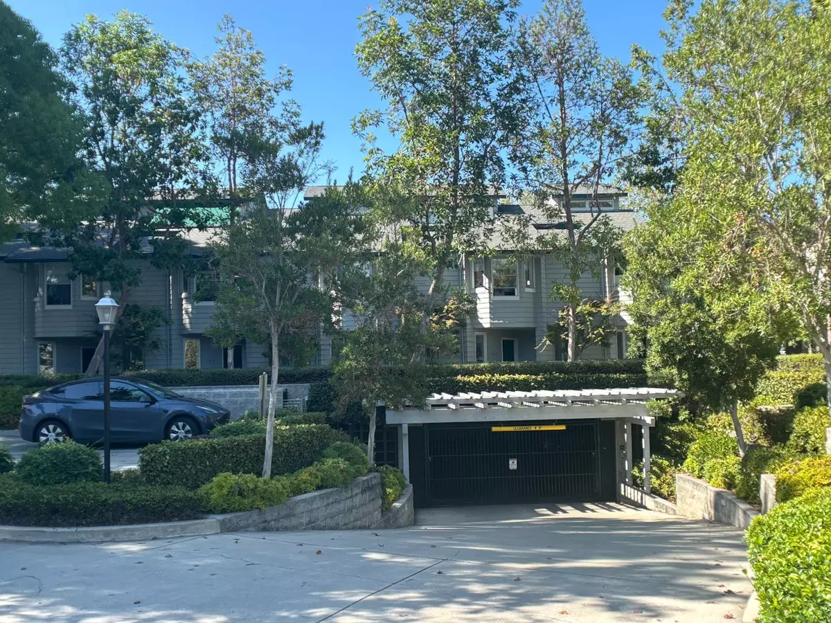 Palo Alto, CA 94303,731 Loma Verde Avenue #G