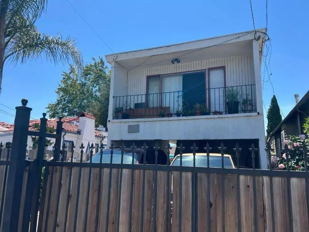 Oakland, CA 94621,8707 A Street