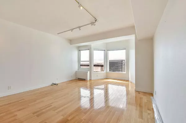 Emeryville, CA 94608,6363 Christie Avenue #2122