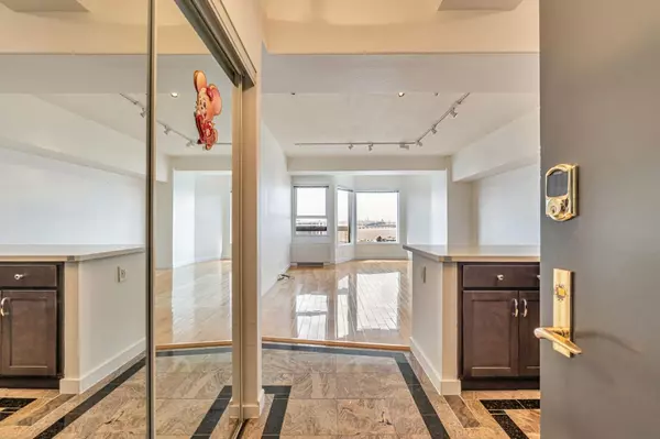 Emeryville, CA 94608,6363 Christie Avenue #2122