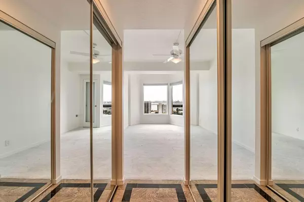 Emeryville, CA 94608,6363 Christie Avenue #2122