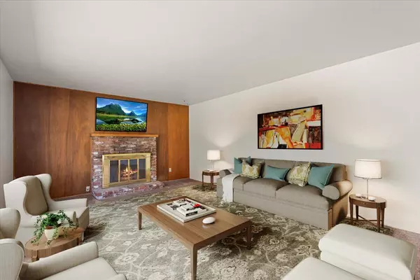 Royal Oaks, CA 95076,22 Easton Road