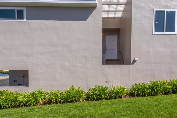 Daly City, CA 94014,4 Royce Way