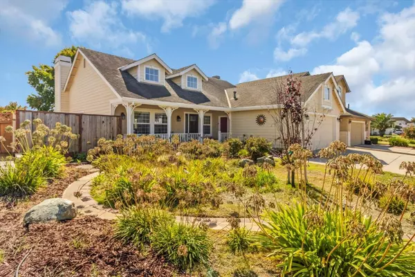 8 Bristol Circle, Salinas, CA 93906