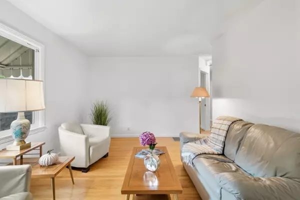 Redwood City, CA 94061,624 Sapphire Street