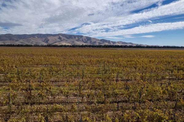 Soledad, CA 93960,31102 Camphora Gloria Road