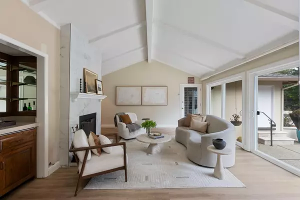 Hillsborough, CA 94010,1430 Lakeview Drive