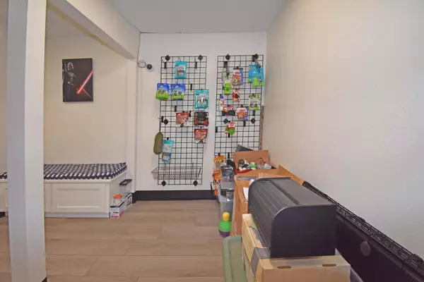 Hollister, CA 95023,28 East Street