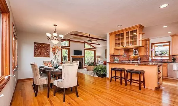 Palo Alto, CA 94306,2961 South Court