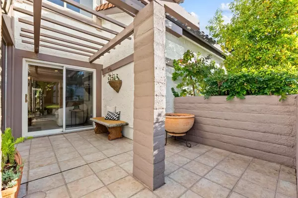 Los Gatos, CA 95032,112 El Olivar