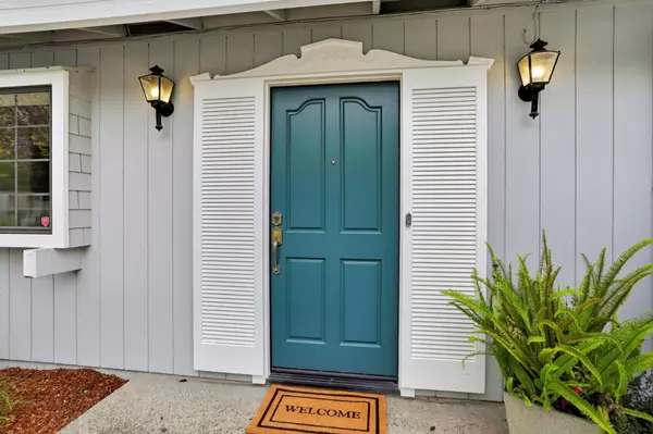 Aptos, CA 95003,428 Sumner Avenue