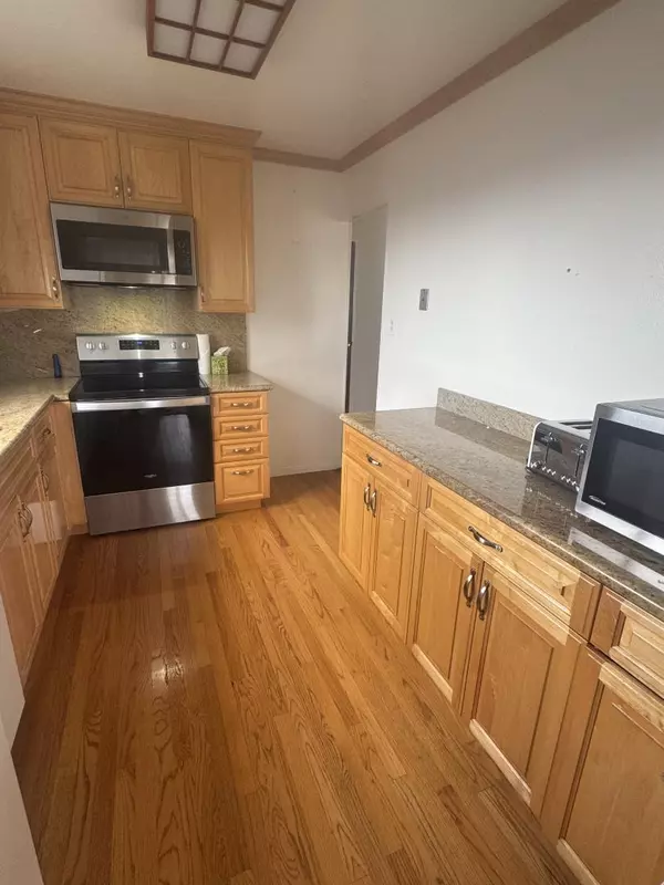 Daly City, CA 94015,1248 Skyline Drive