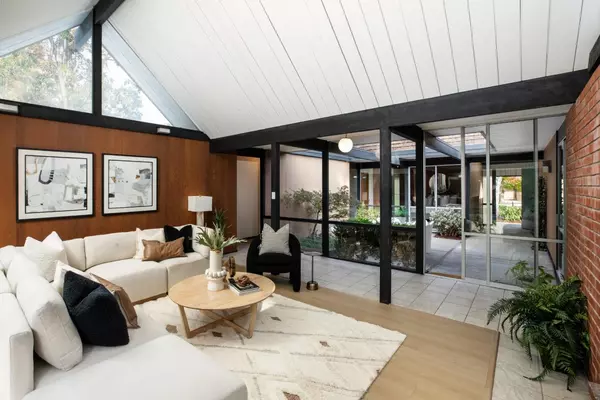 Los Altos, CA 94024,1624 Clay Drive