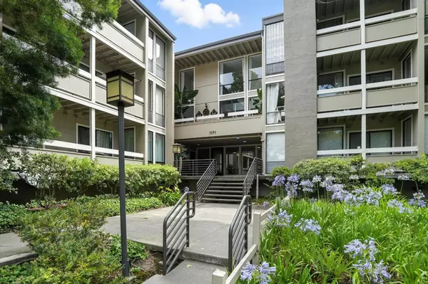 1171 Compass Lane #211, Foster City, CA 94404